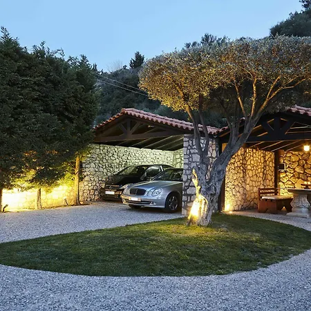 Unique La Vie Est Belle Villa